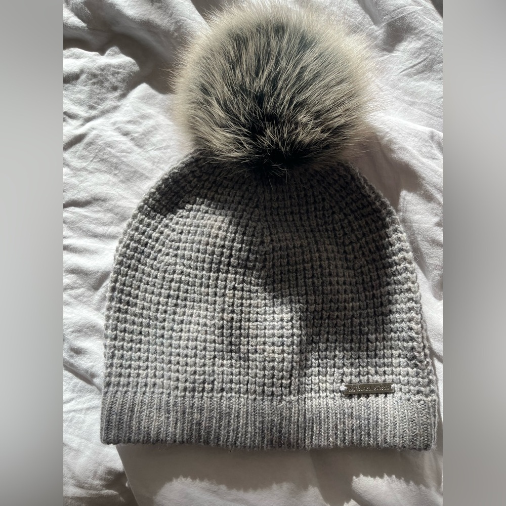New Michael Kors Gray Knit Beanie with Faux Fur Pom